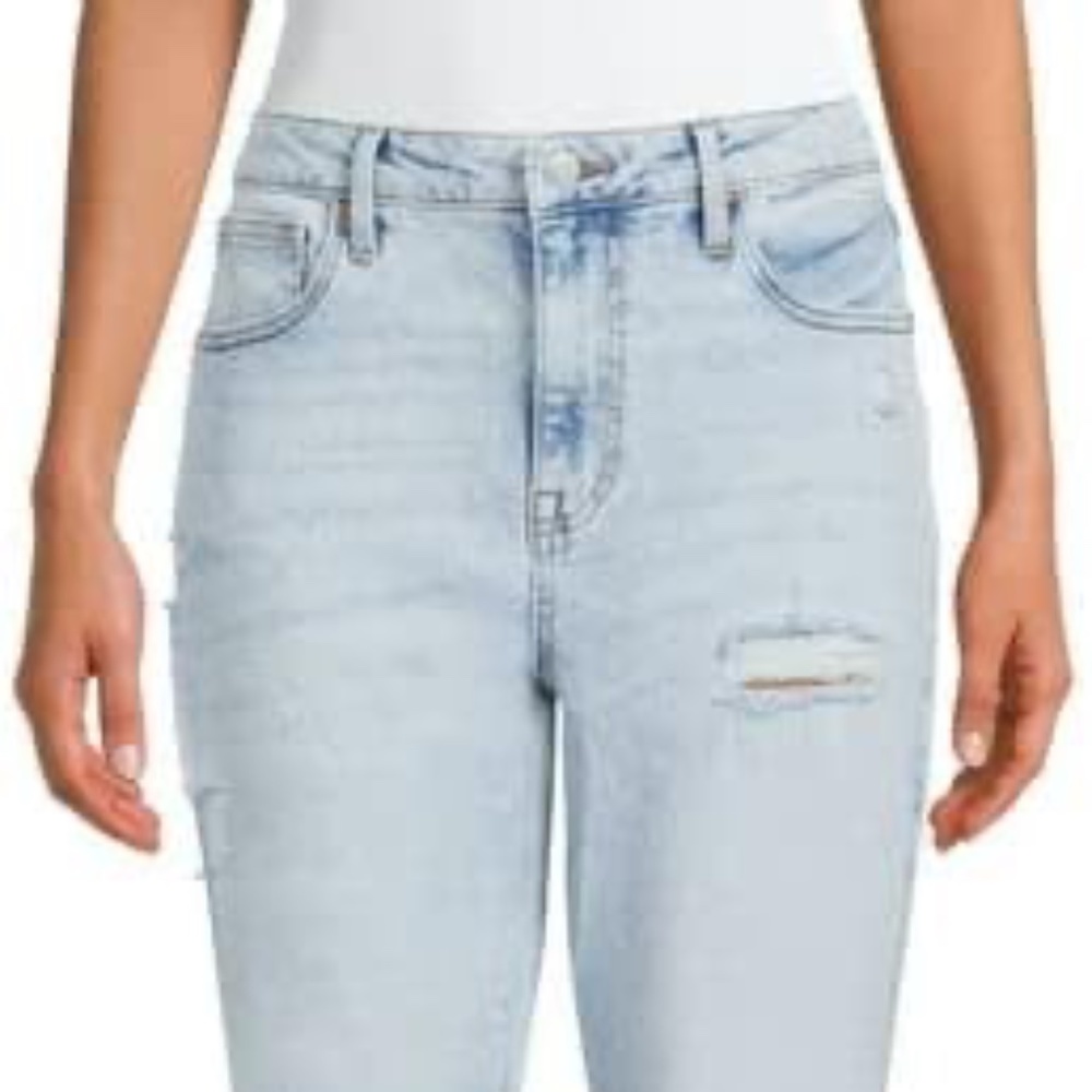 No Boundaries Juniors Light Wash High Rise Destructed Mom Jeans